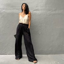 Load image into Gallery viewer, Luna Willow Trousers - Black
